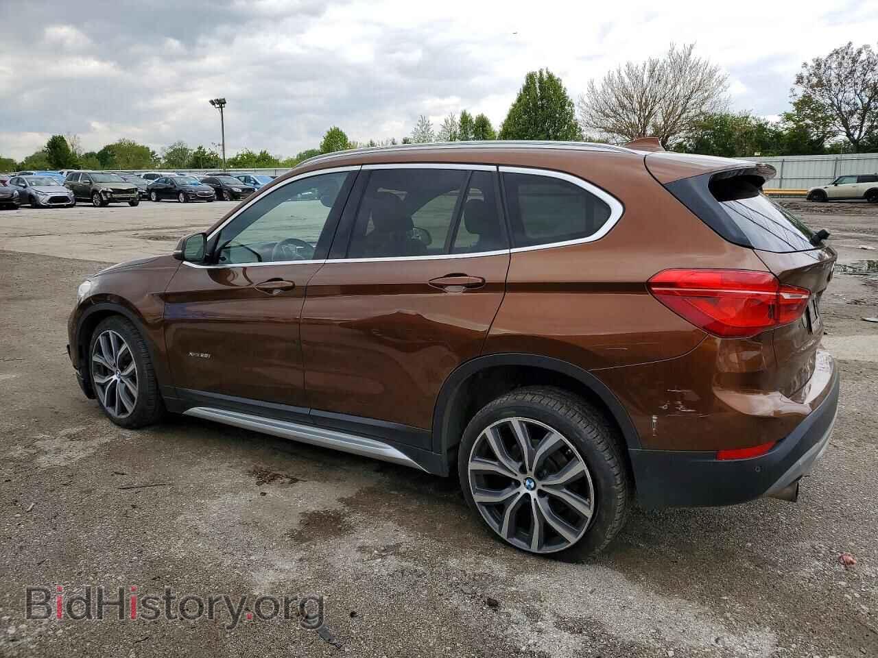2017 BMW X1 - VIN: WBXHT3C31H5F67758 - Фото 2