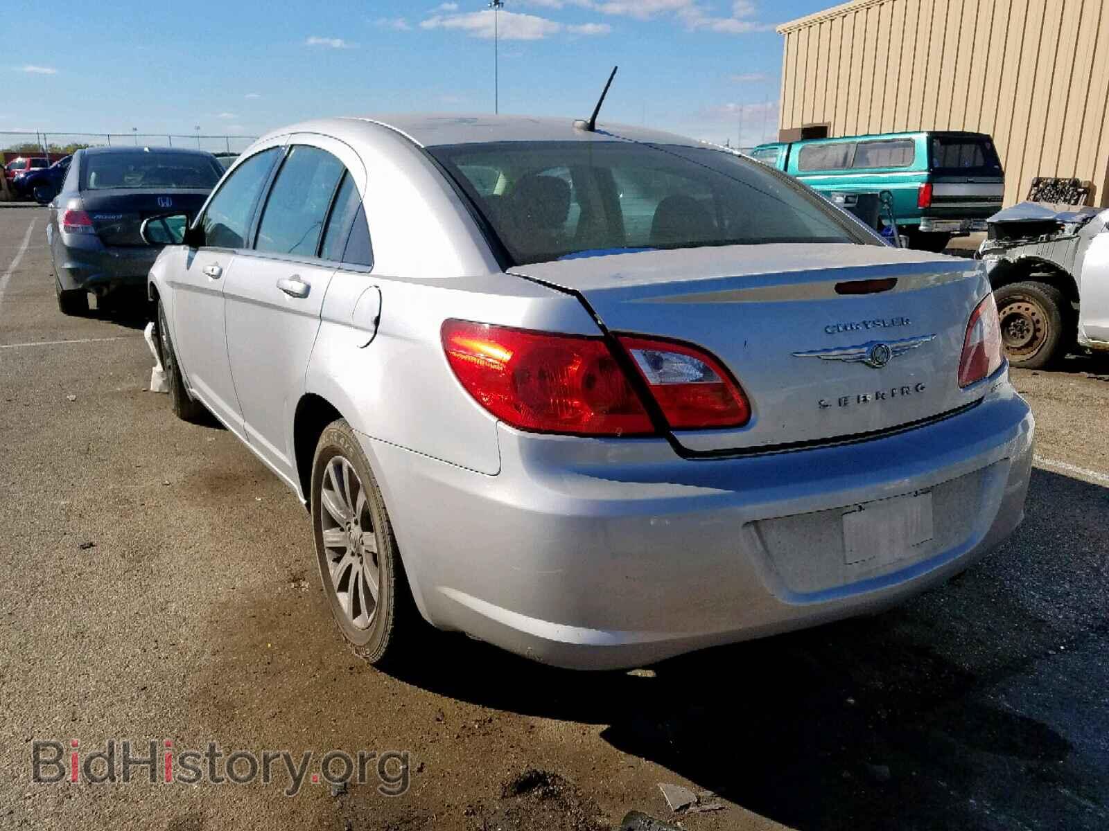 2010 CHRYSLER SEBRING - VIN: 1C3CC5FB5AN137048 - Фото 3