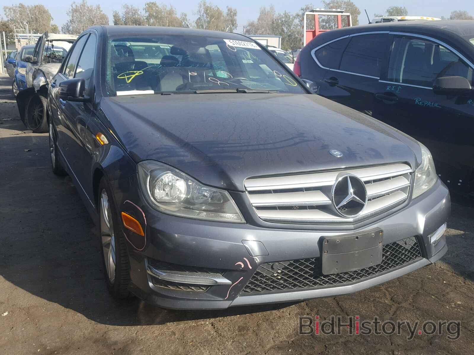 Photo WDDGF4HB0DR278429 - MERCEDES-BENZ C 250 2013