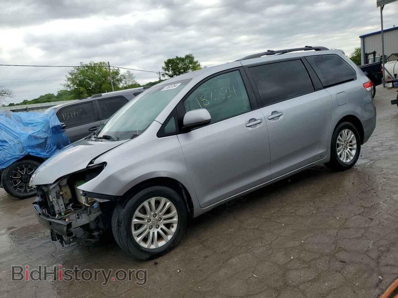 Photo 5TDYK3DC1BS077575 - TOYOTA All Models 2011