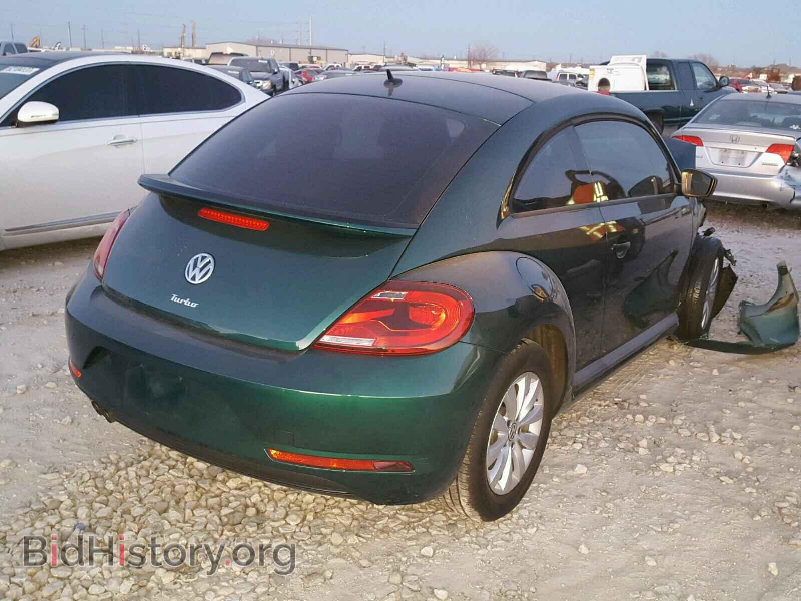 2017 VOLKSWAGEN BEETLE - VIN: 3VWF17AT8HM614471 - Фото 4
