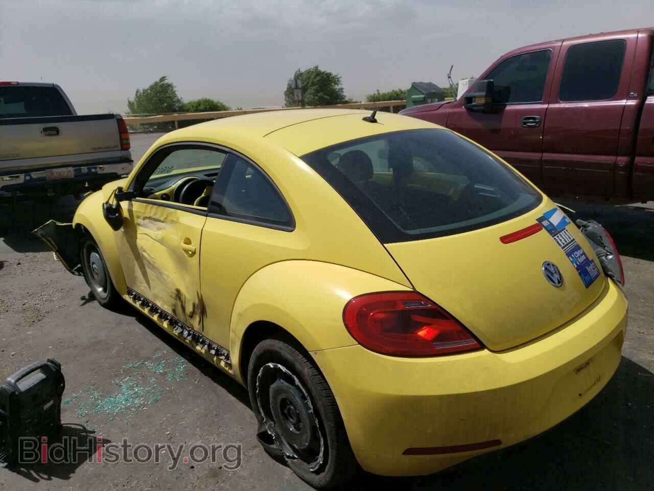 2012 VOLKSWAGEN BEETLE - VIN: 3VWJP7AT2CM665563 - Фото 2