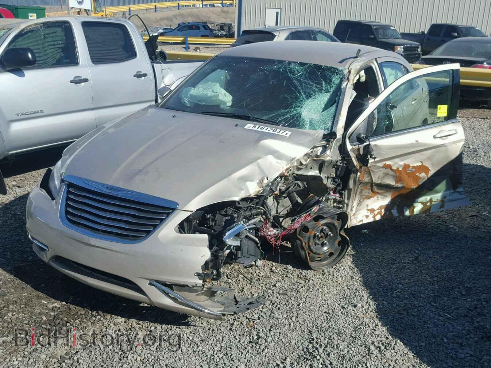 2014 CHRYSLER 200 - VIN: 1C3CCBAB5EN142651 - Фото 2