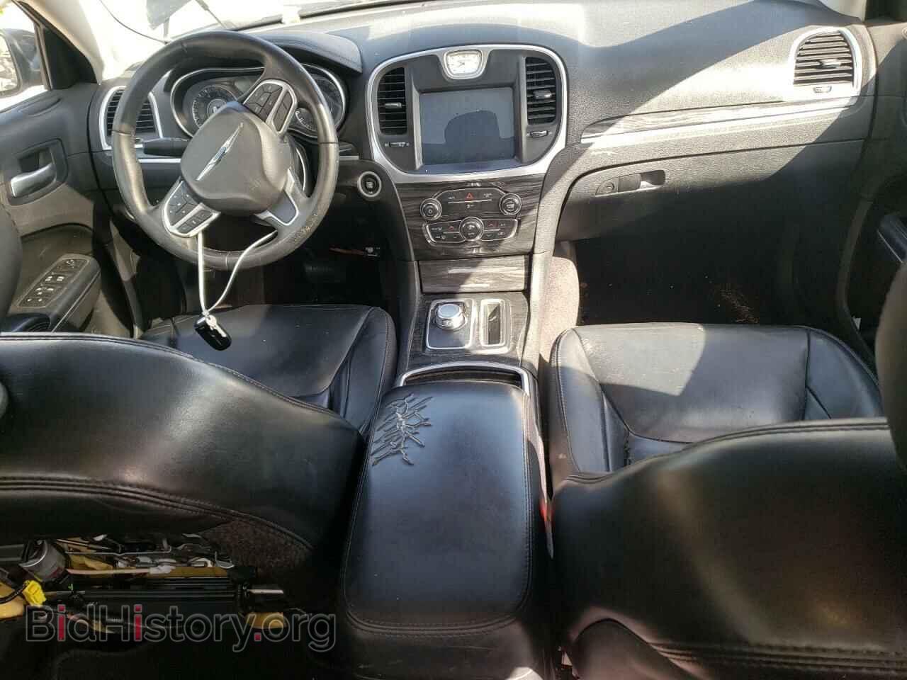 2017 CHRYSLER 300 - VIN: 2C3CCAAG2HH596844 - Фото 8