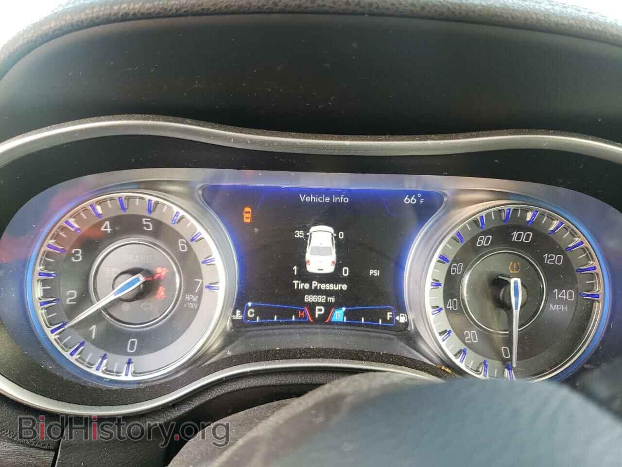 2017 CHRYSLER 300 - VIN: 2C3CCAAG2HH596844 - Фото 9