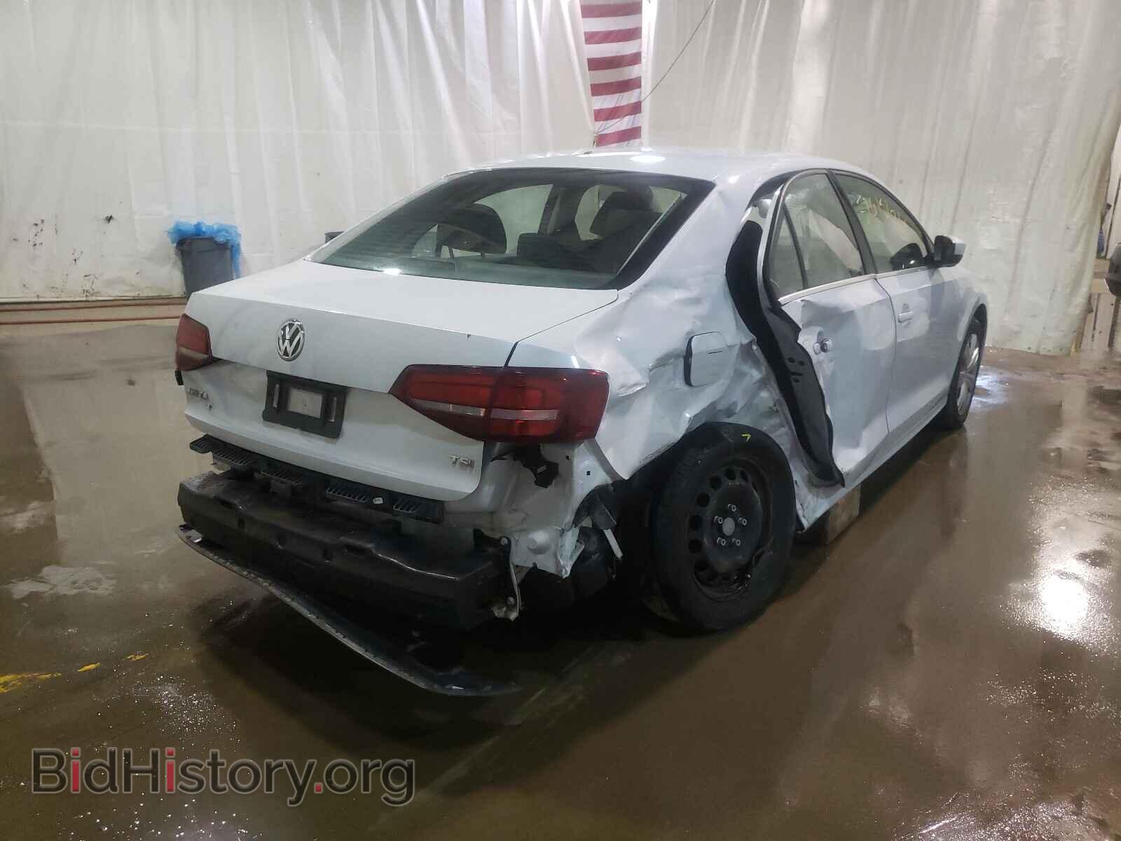2017 VOLKSWAGEN JETTA - VIN: 3VW2B7AJ4HM374409 - Фото 4