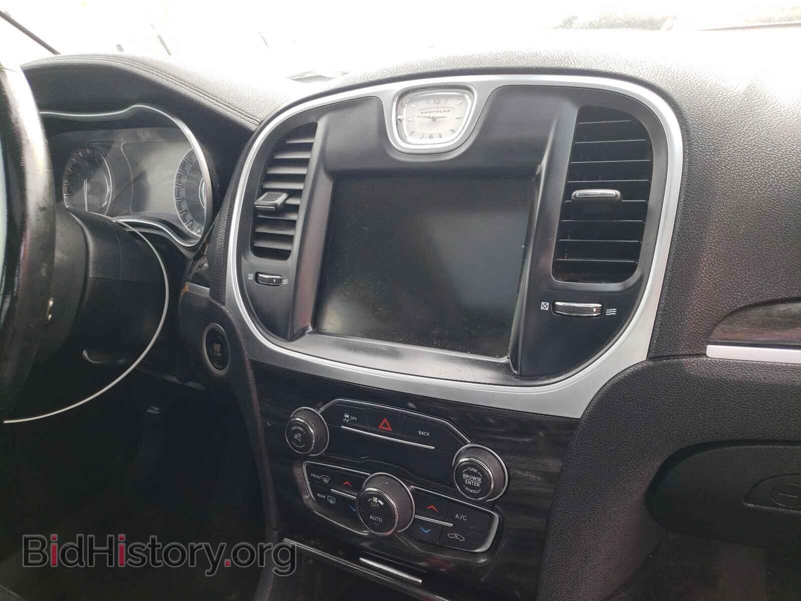 2016 CHRYSLER 300 - VIN: 2C3CCARG9GH283017 - Фото 9