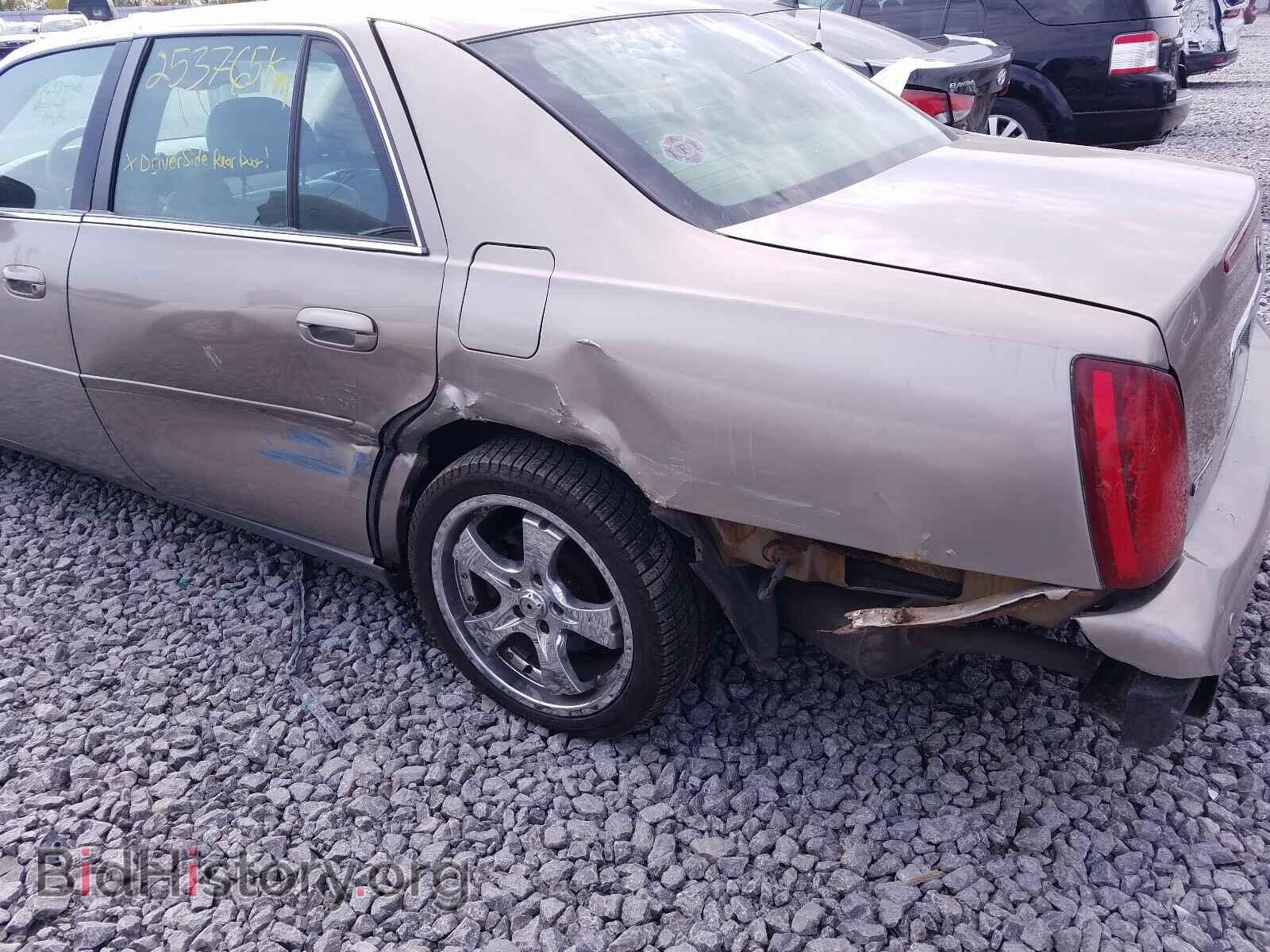 2004 CADILLAC DEVILLE - VIN: 1G6KD54YX4U215591 - Photo 9