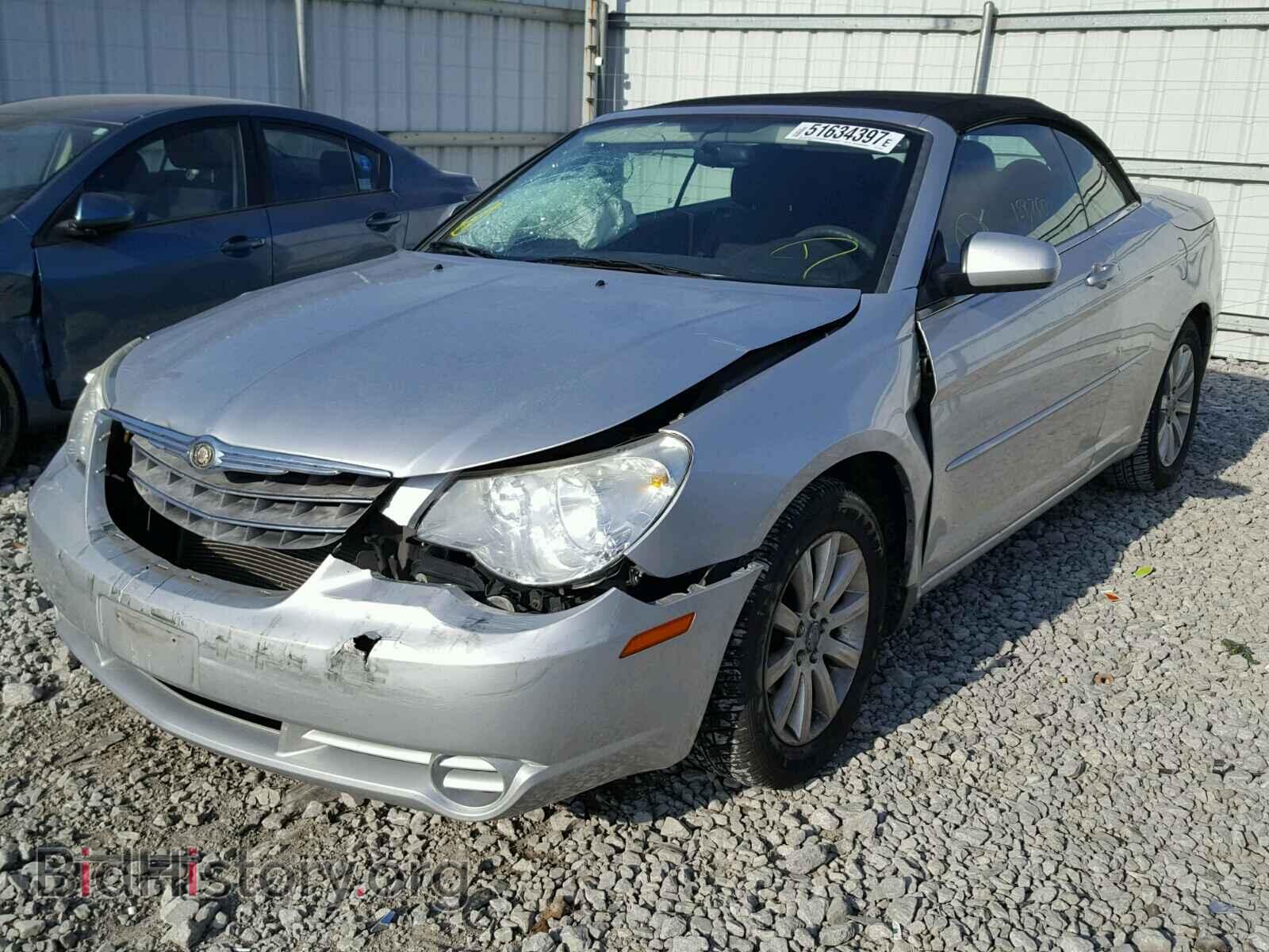 2010 CHRYSLER SEBRING - VIN: 1C3BC5ED3AN127875 - Фото 2