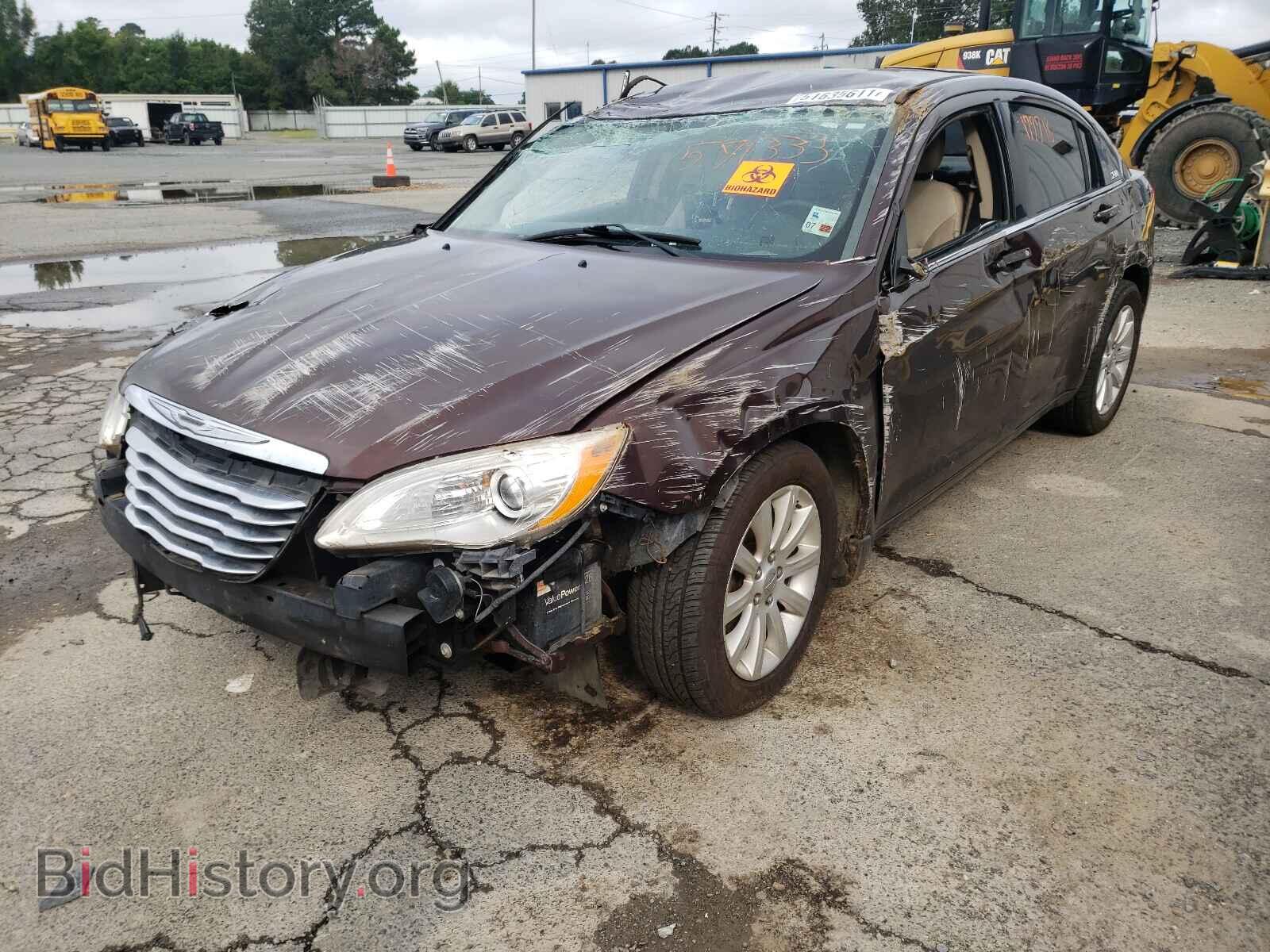 2013 CHRYSLER 200 - VIN: 1C3CCBBB3DN571333 - Фото 2