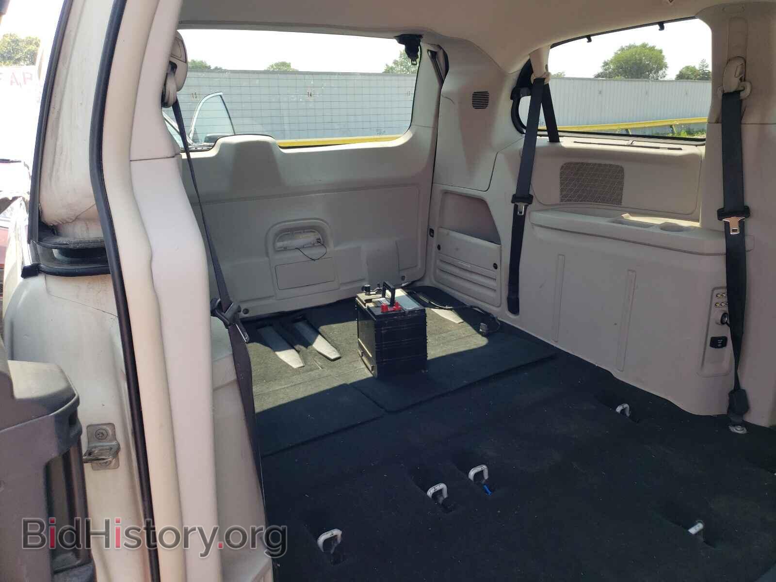 2009 CHRYSLER MINIVAN - VIN: 2A8HR54X09R652979 - Фото 9