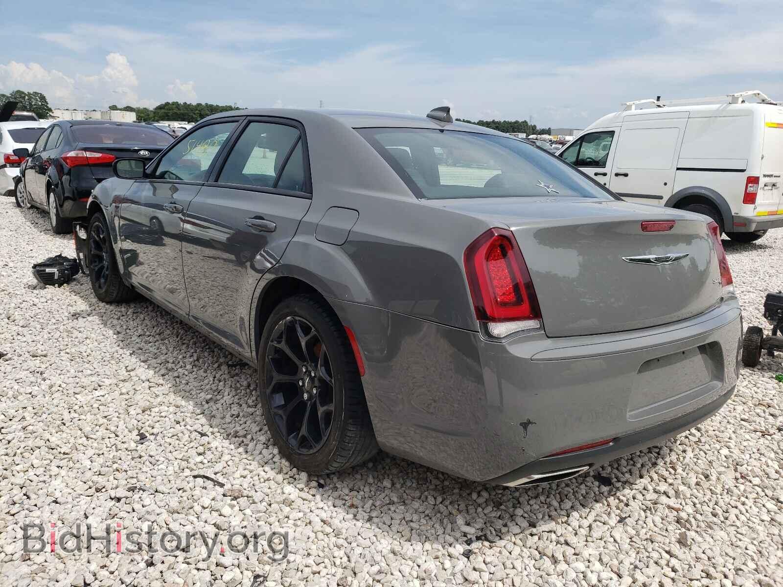 2019 CHRYSLER 300 - VIN: 2C3CCABG7KH516590 - Фото 3