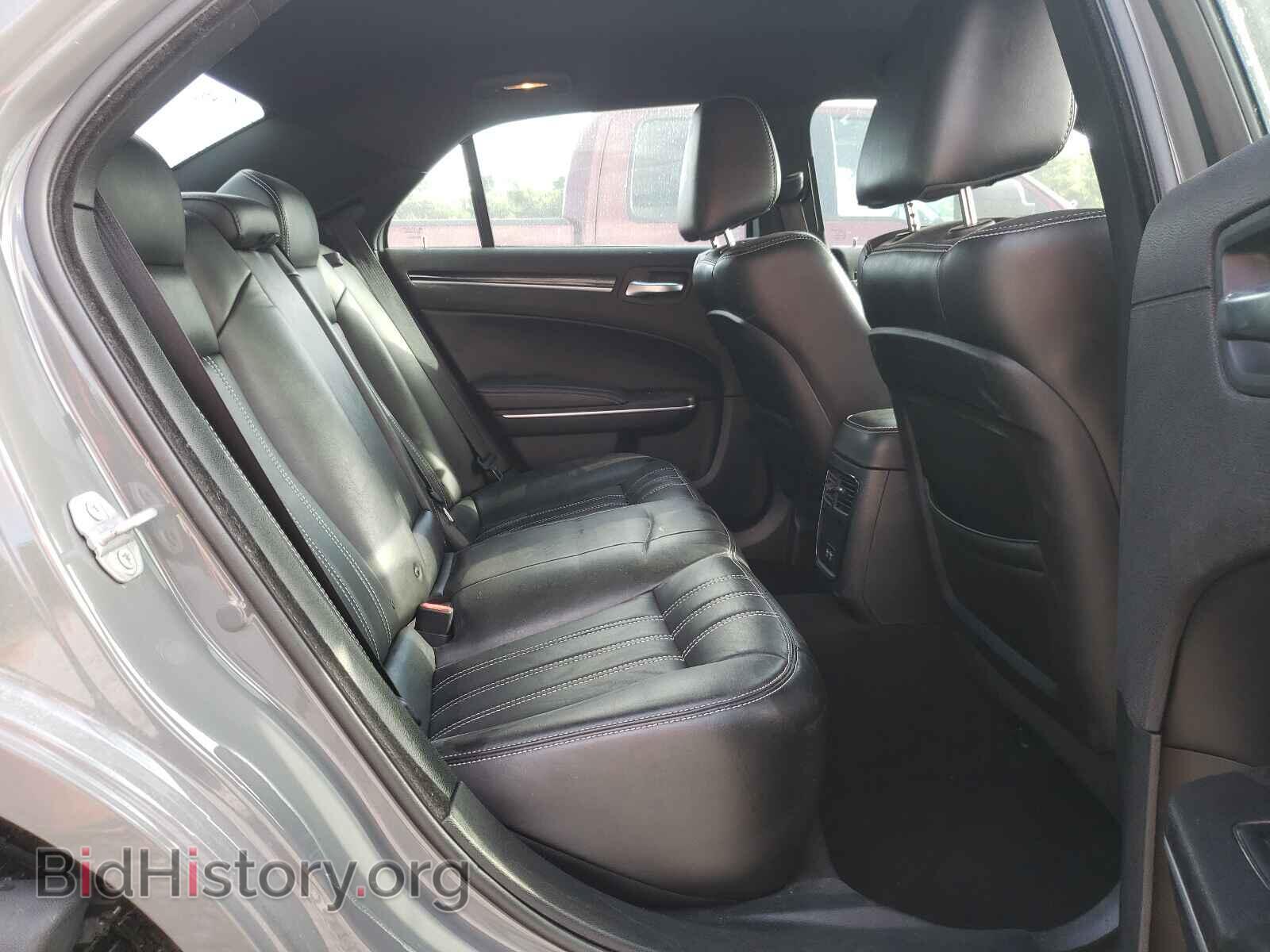 2019 CHRYSLER 300 - VIN: 2C3CCABG7KH516590 - Фото 6