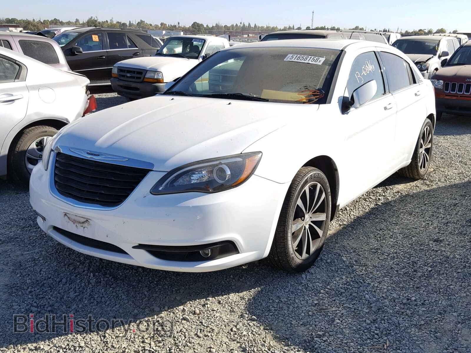 2013 CHRYSLER 200 - VIN: 1C3CCBCG6DN505093 - Фото 2