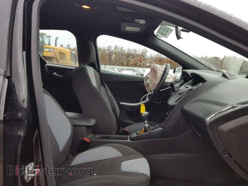 2016 Ford FOCUS (VIN 1FADP3L92GL304096) — photo 5 of 10