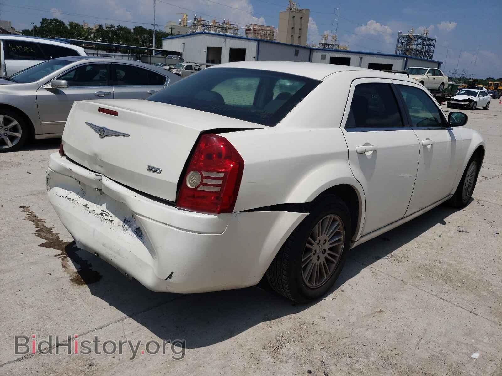 2009 CHRYSLER 300 - VIN: 2C3KA43D49H516998 - Фото 4