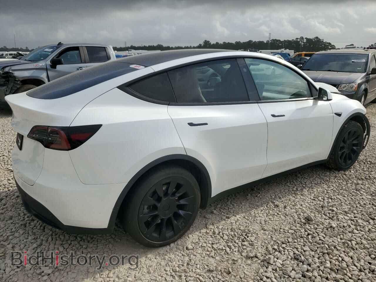 2024 TESLA MODEL Y - VIN: 7SAYGDED1RA306169 - Photo 3