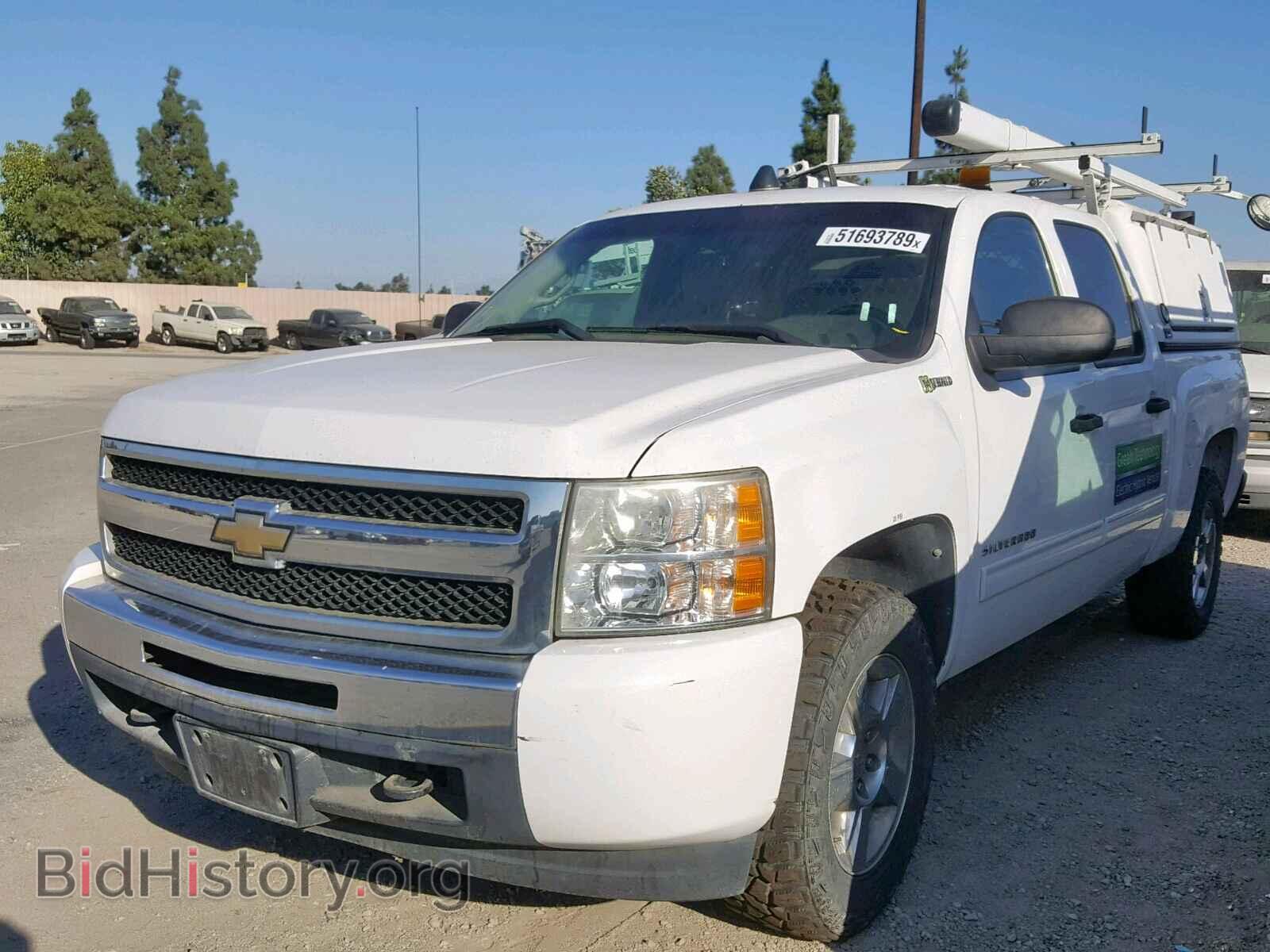 2011 CHEVROLET SILVERADO - VIN: 3GCUKUEJ9BG297773 - Фото 2