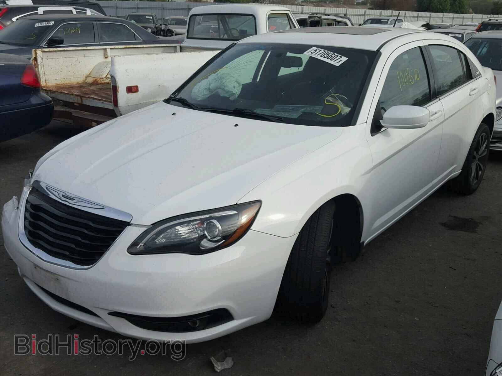 2011 CHRYSLER 200 - VIN: 1C3BC8FG6BN612703 - Фото 2