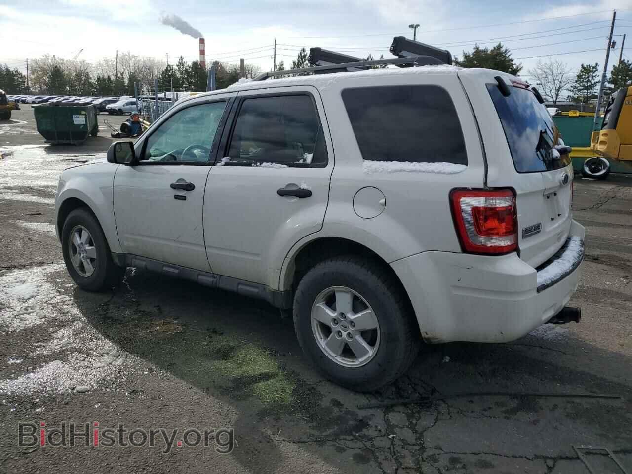2011 FORD ESCAPE - VIN: 1FMCU9DG2BKC46841 - Фото 2