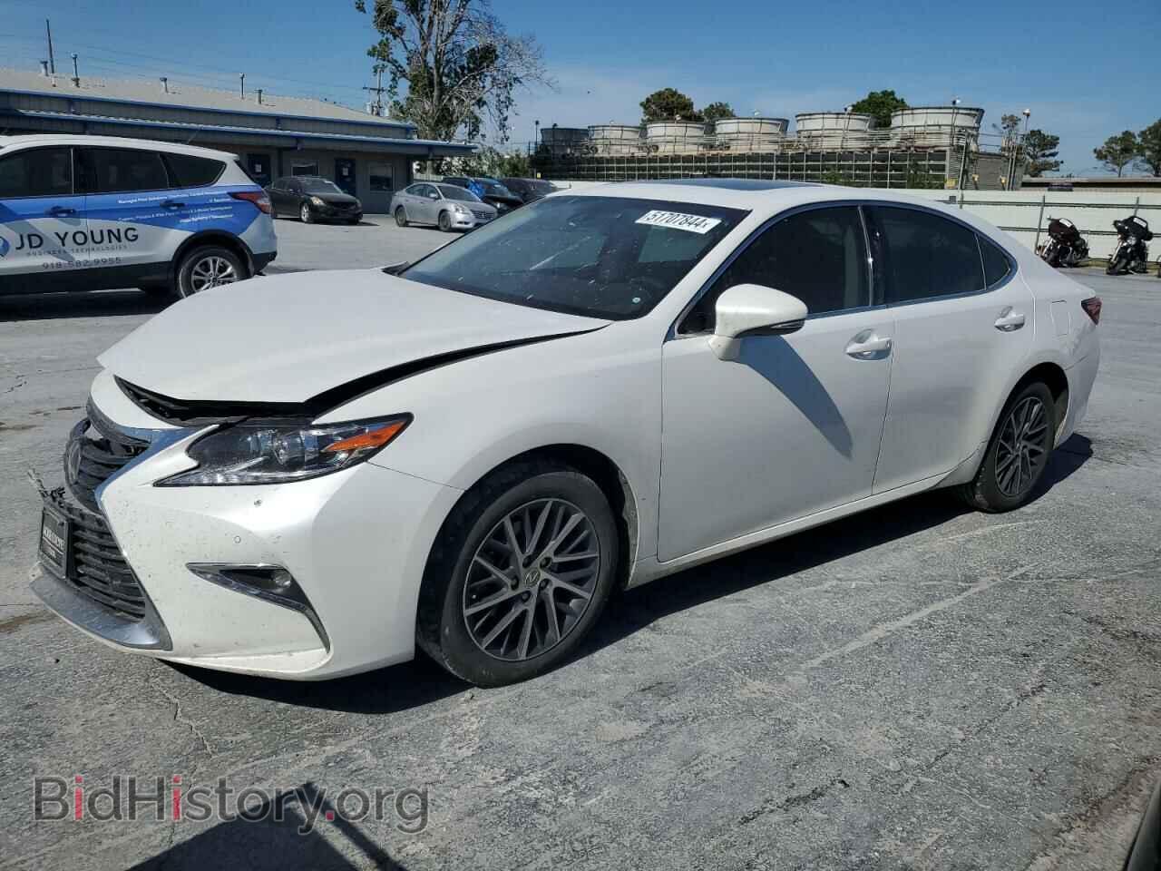 Photo JTHBK1GG2H2250978 - LEXUS ES350 2017