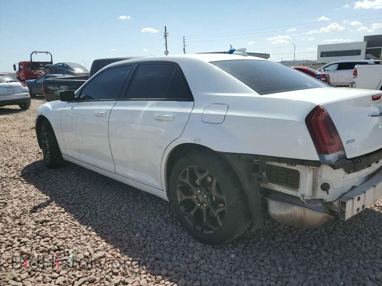 2019 CHRYSLER 300 - VIN: 2C3CCAGG0KH539766 - Фото 2