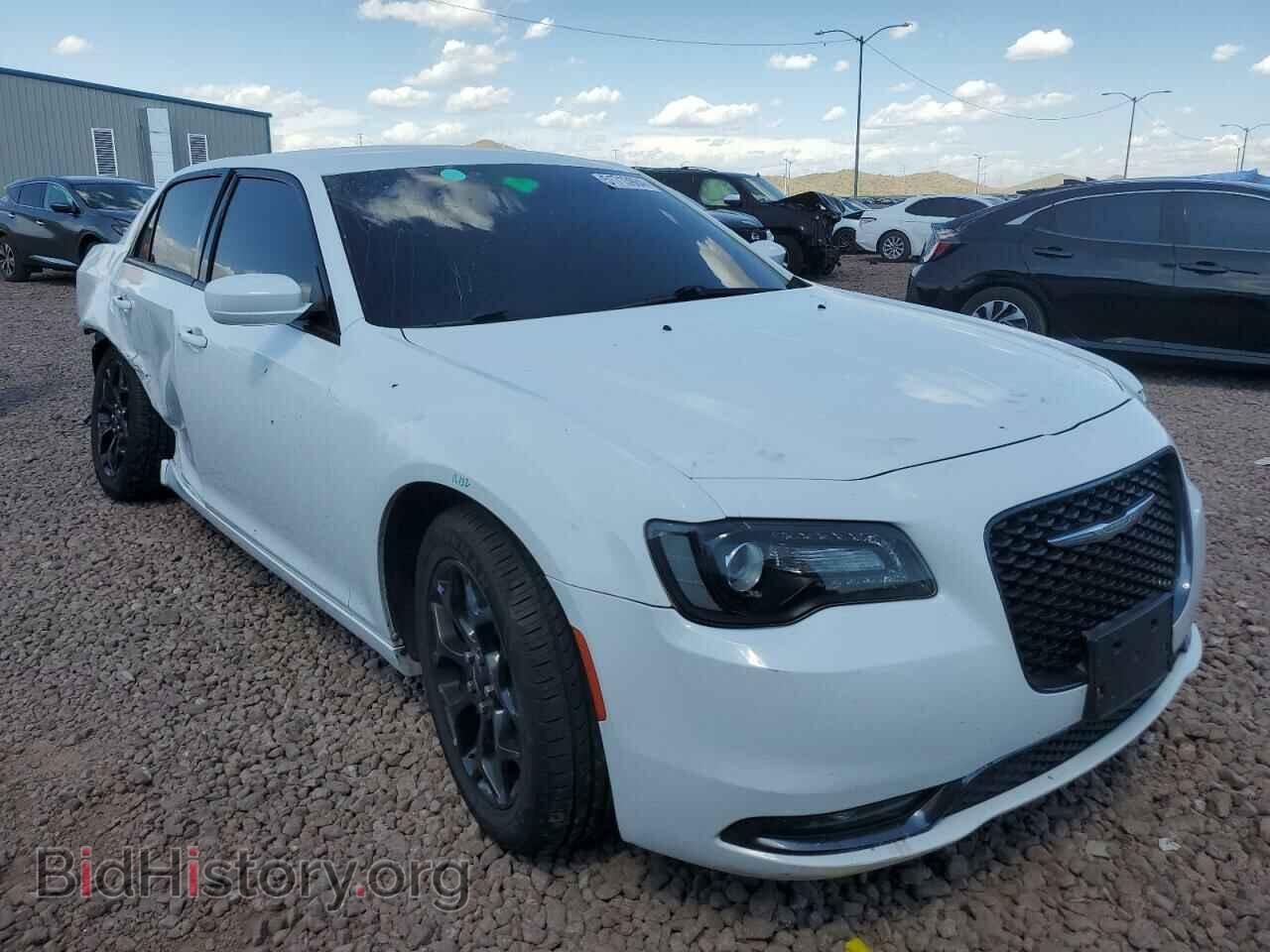 2019 CHRYSLER 300 - VIN: 2C3CCAGG0KH539766 - Фото 4