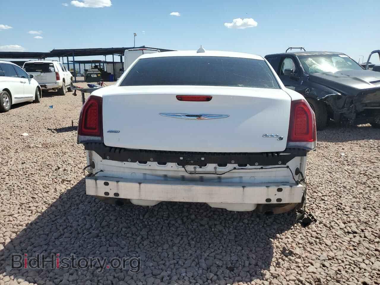 2019 CHRYSLER 300 - VIN: 2C3CCAGG0KH539766 - Фото 6
