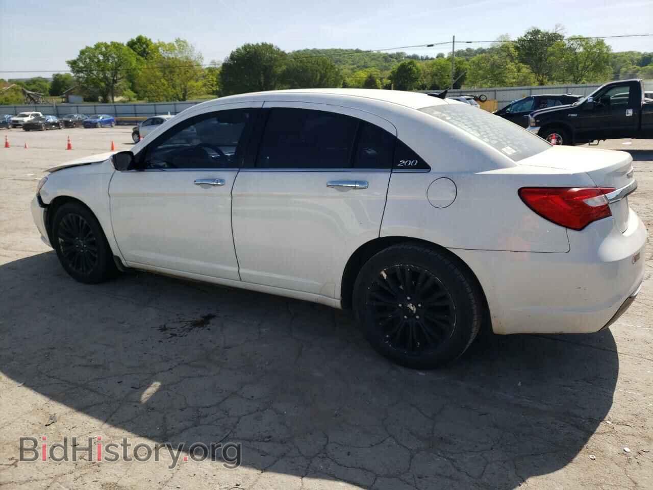 2013 CHRYSLER 200 - VIN: 1C3CCBCG8DN603199 - Фото 2