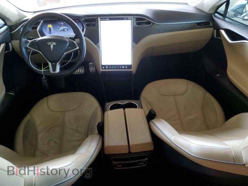 2013 Tesla MODEL S (VIN 5YJSA1CP8DFP07939) — фото 8 из 12