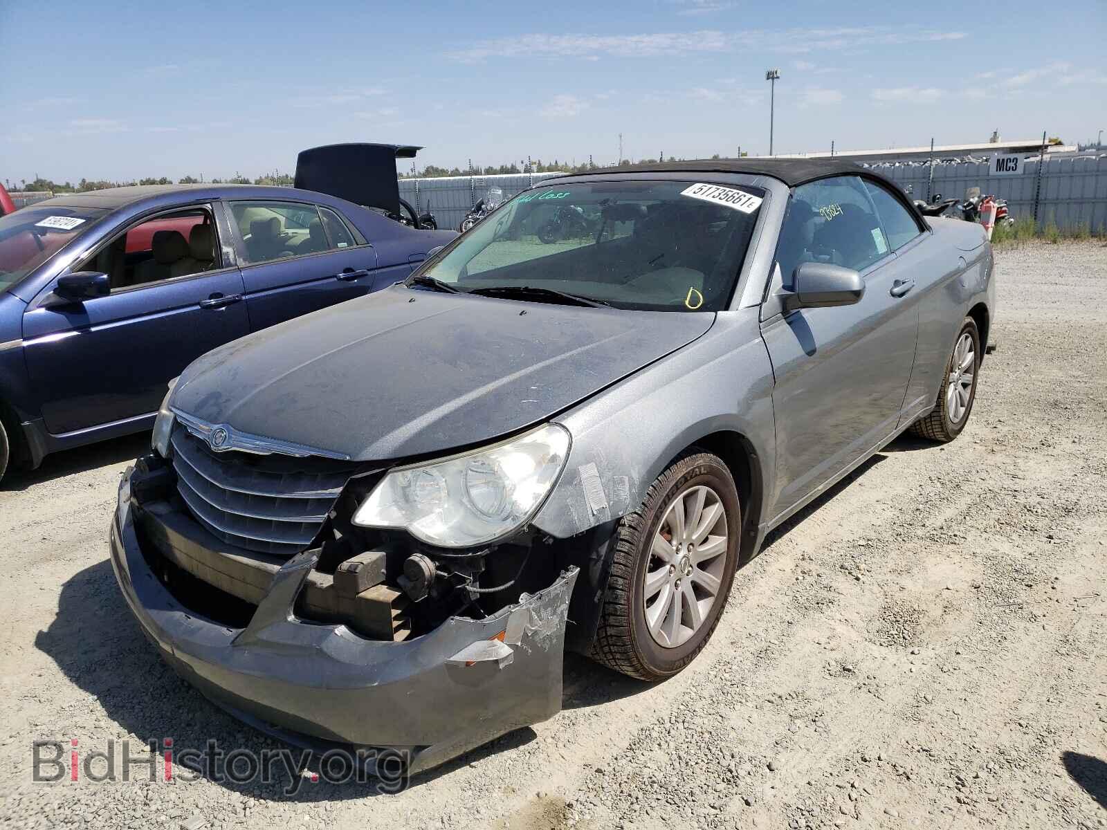 2010 CHRYSLER SEBRING - VIN: 1C3BC5ED3AN181984 - Фото 2