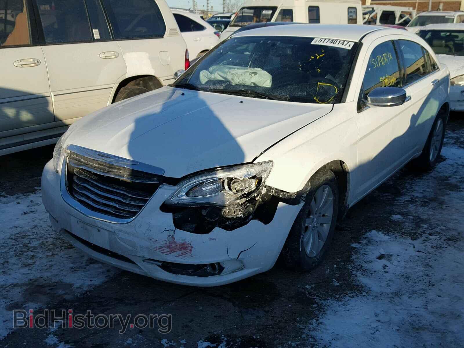 2013 CHRYSLER 200 - VIN: 1C3CCBCG9DN617290 - Фото 2