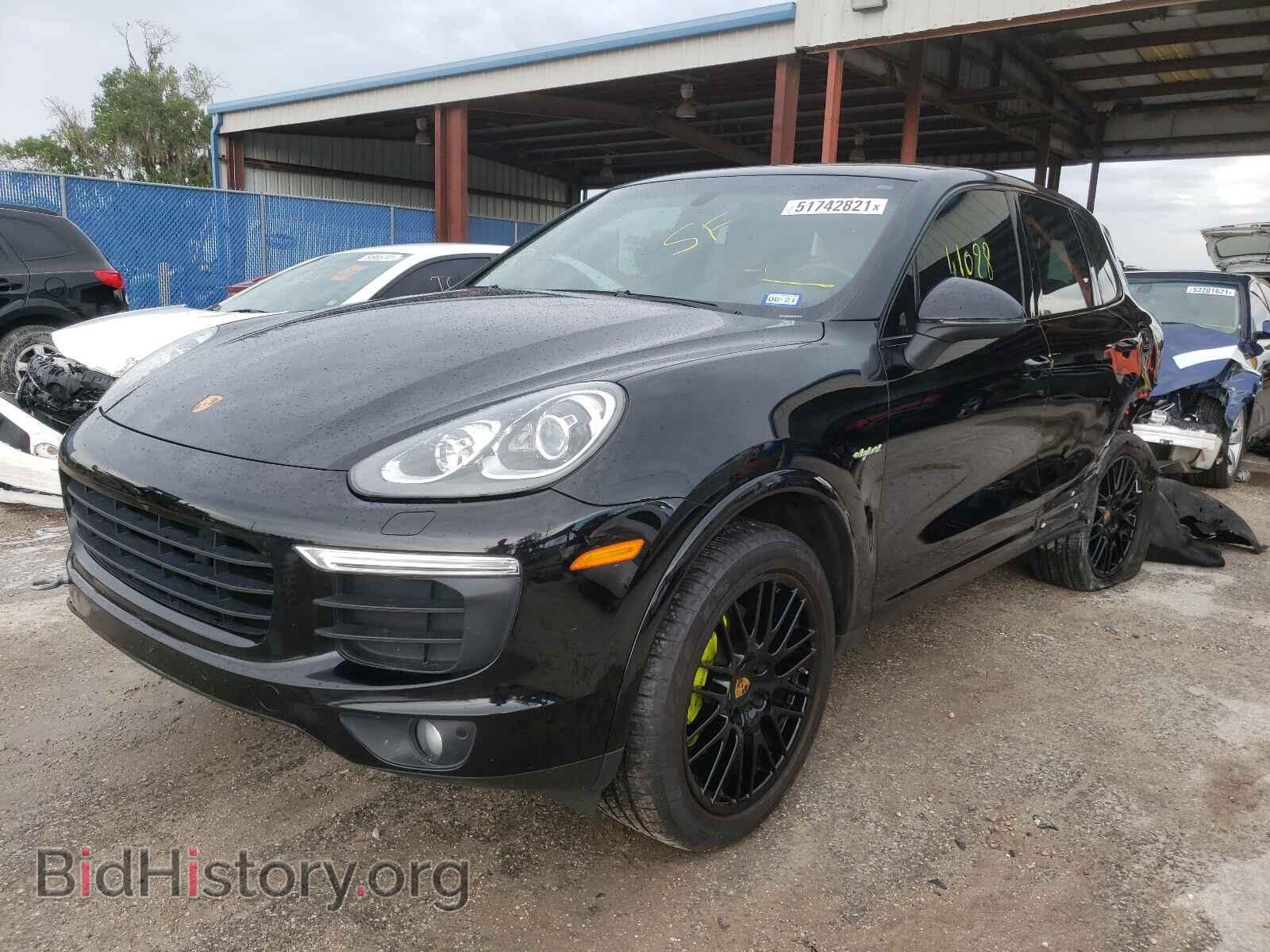 2017 PORSCHE CAYENNE - VIN: WP1AE2A27HLA73036 - Фото 2