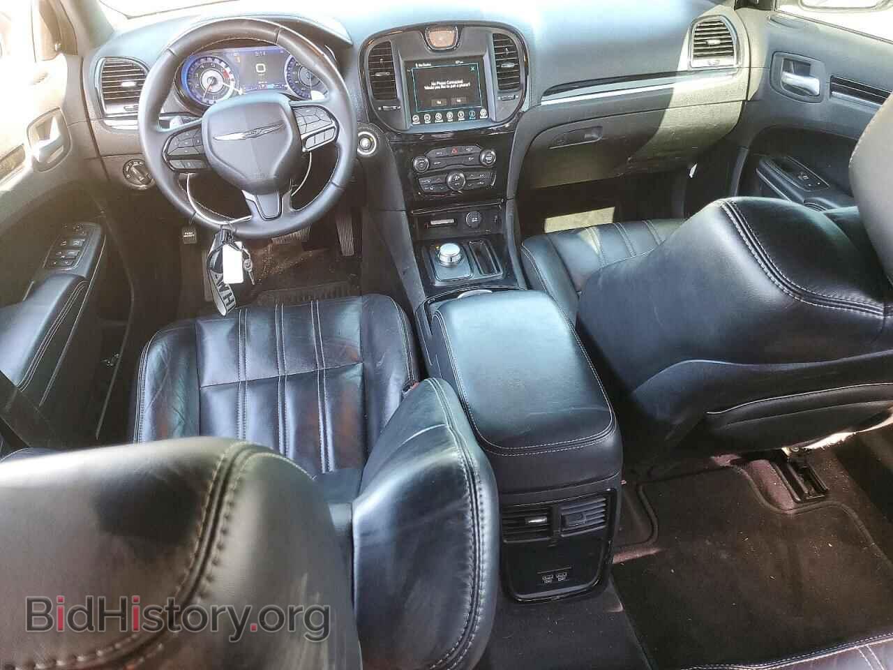 2019 CHRYSLER 300 - VIN: 2C3CCABT8KH529801 - Photo 8