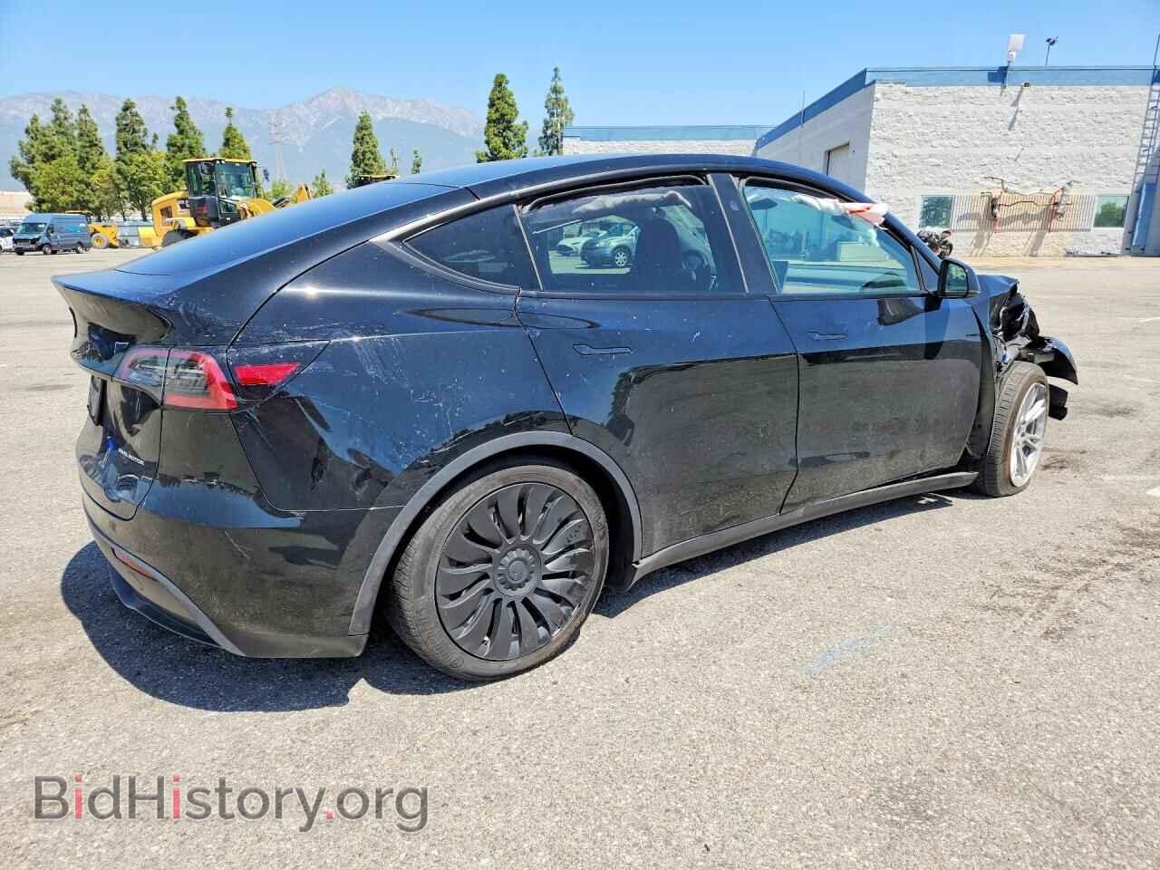 2024 TESLA MODEL Y - VIN: 7SAYGDEEXRF060671 - Фото 3