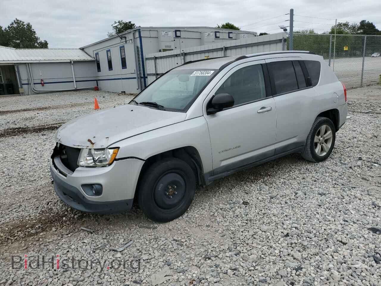 Photo 1J4NT1FB2BD175240 - JEEP COMPASS 2011
