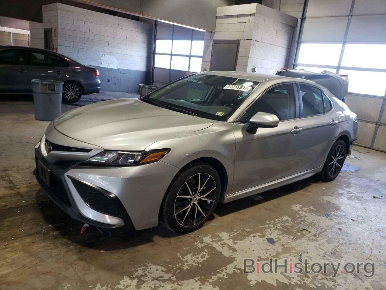 Photo 4T1G11AK8MU403901 - TOYOTA CAMRY 2021