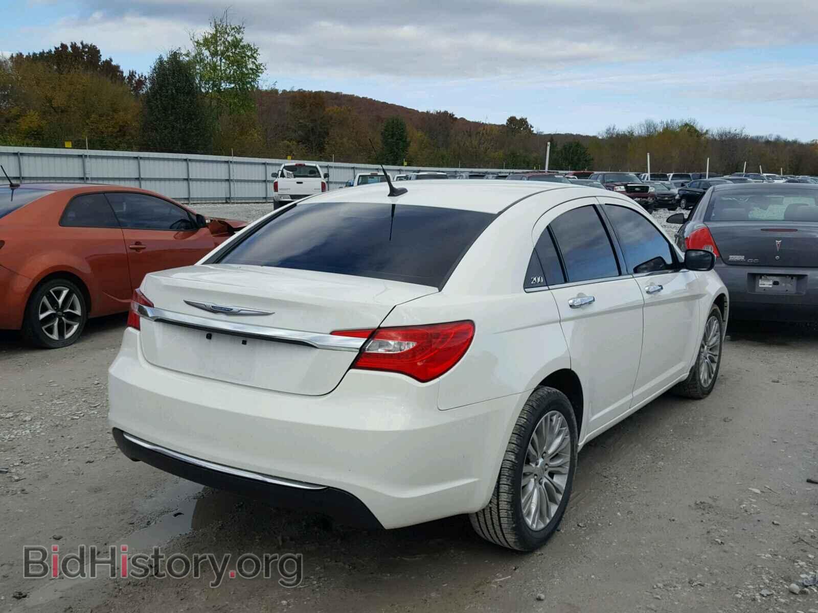 2011 CHRYSLER 200 - VIN: 1C3BC2FBXBN520429 - Фото 4