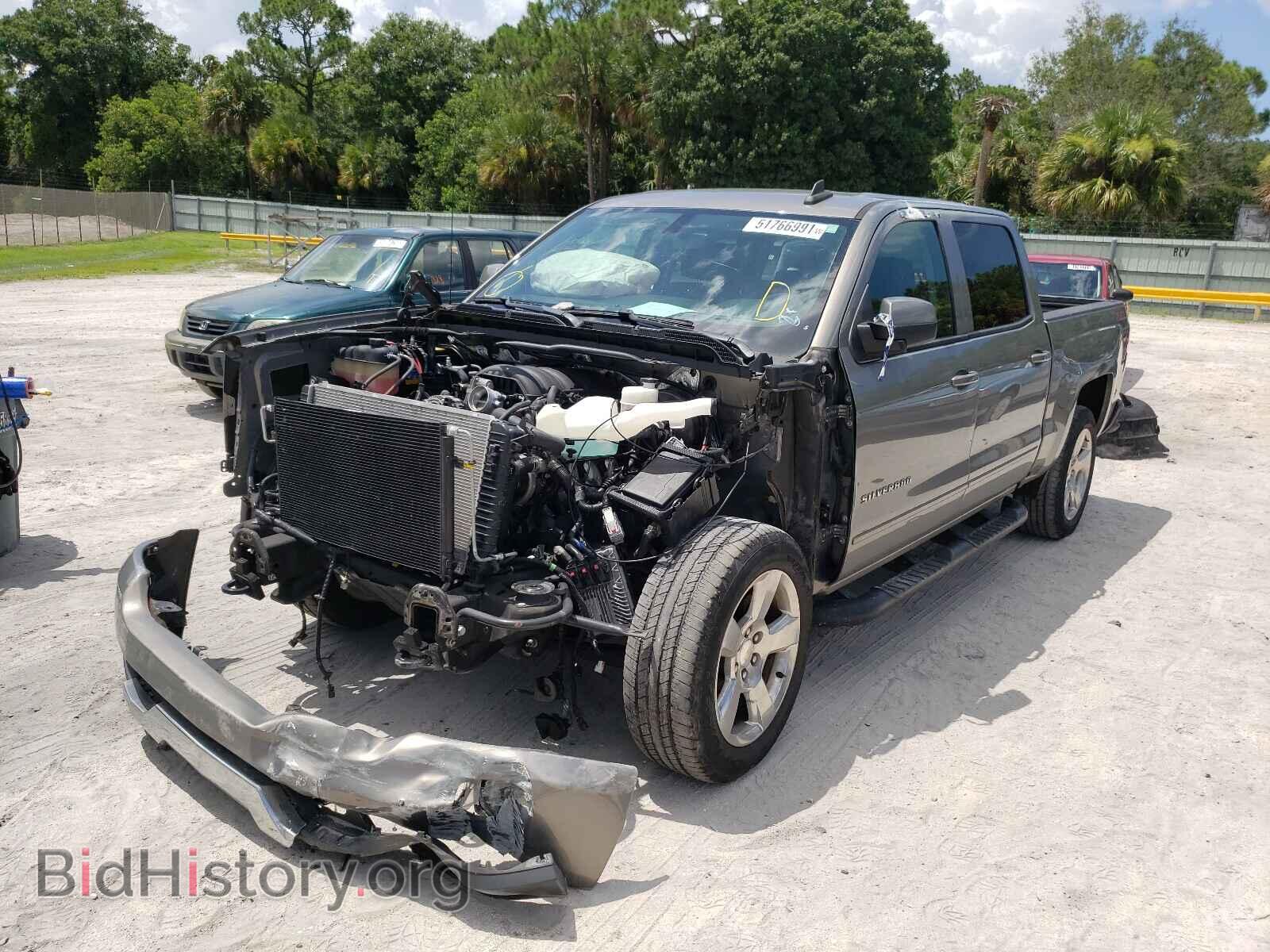 2017 CHEVROLET SILVERADO - VIN: 3GCUKREC4HG393205 - Фото 2