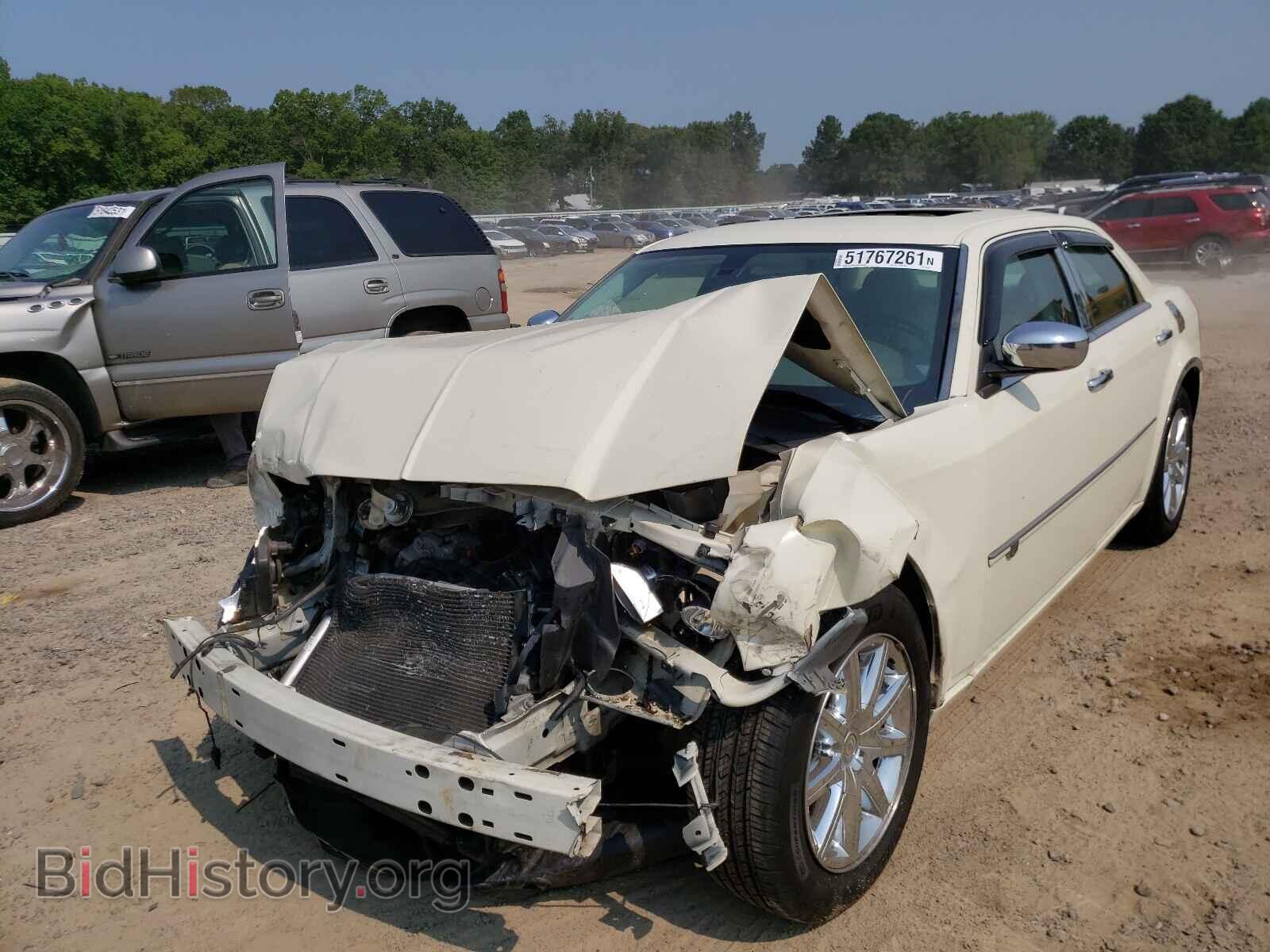 2010 CHRYSLER 300 - VIN: 2C3CA6CT7AH158274 - Фото 2