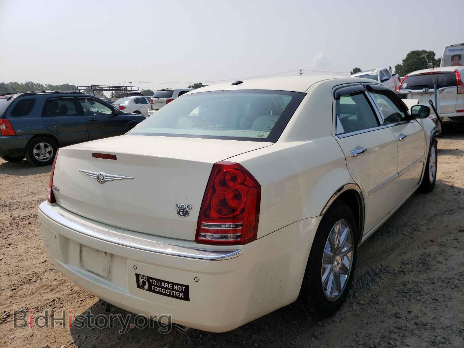 2010 CHRYSLER 300 - VIN: 2C3CA6CT7AH158274 - Фото 4