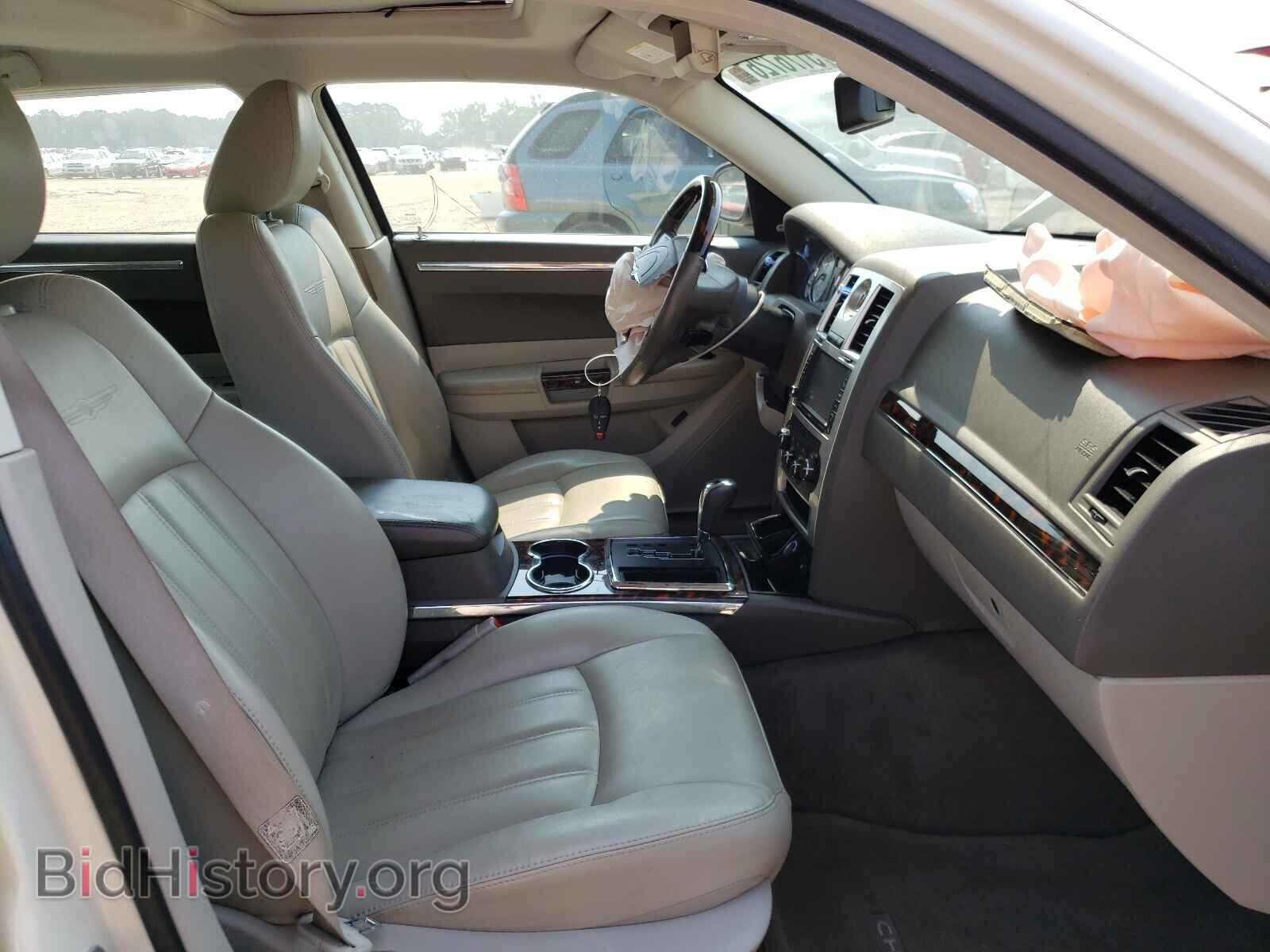 2010 CHRYSLER 300 - VIN: 2C3CA6CT7AH158274 - Фото 5