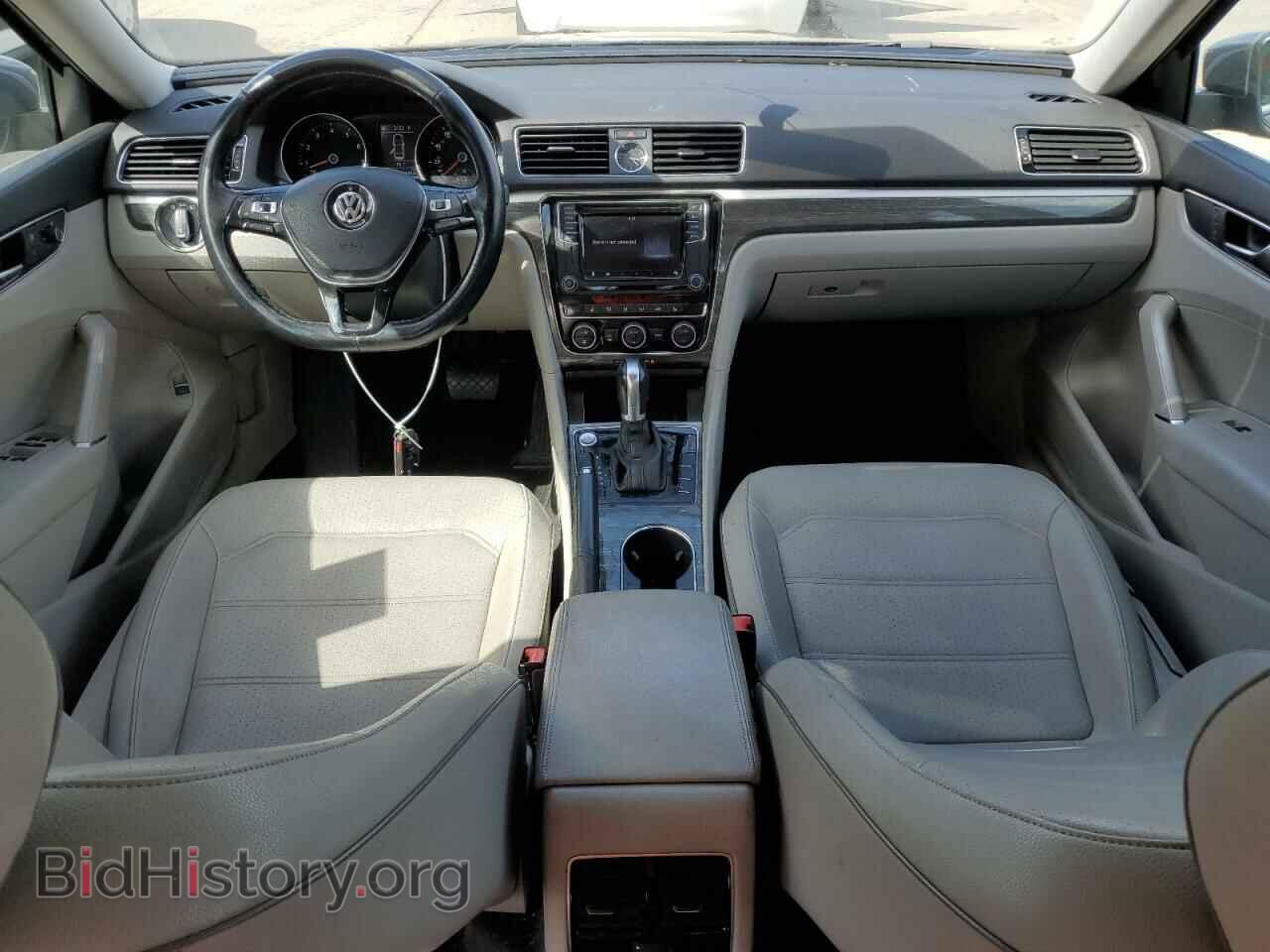 2017 VOLKSWAGEN PASSAT - VIN: 1VWBT7A32HC001675 - Фото 8