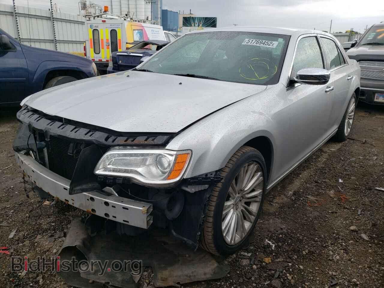 2011 CHRYSLER 300 - VIN: 2C3CA5CG5BH614125 - Фото 2