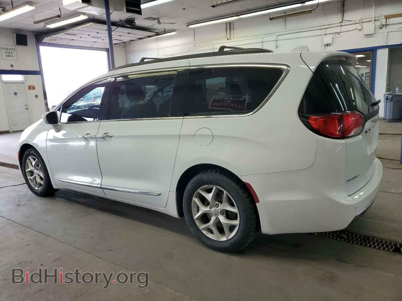 2017 CHRYSLER PACIFICA - VIN: 2C4RC1BG9HR810176 - Photo 2