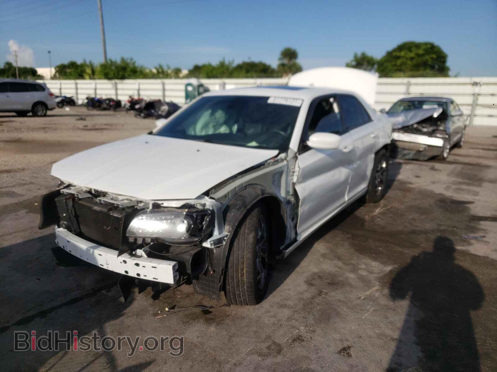 2016 CHRYSLER 300 - VIN: 2C3CCAGG6GH213008 - Фото 2