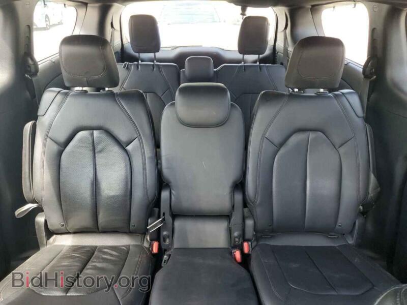 2020 Chrysler PACIFICA (VIN 2C4RC1BG5LR142062) — photo 10 of 13
