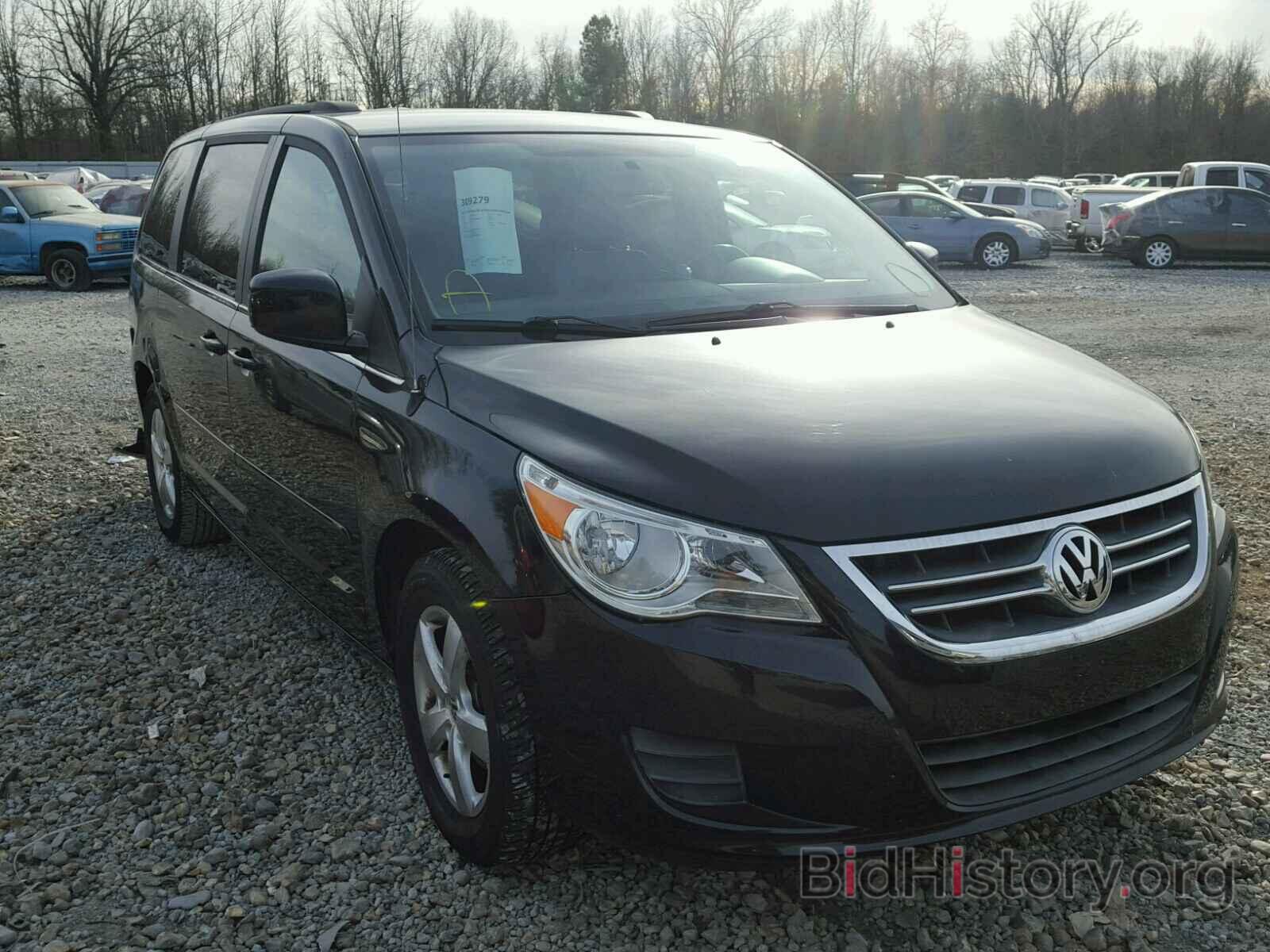 Photo 2V4RW3DG6BR642008 - VOLKSWAGEN ROUTAN 2011