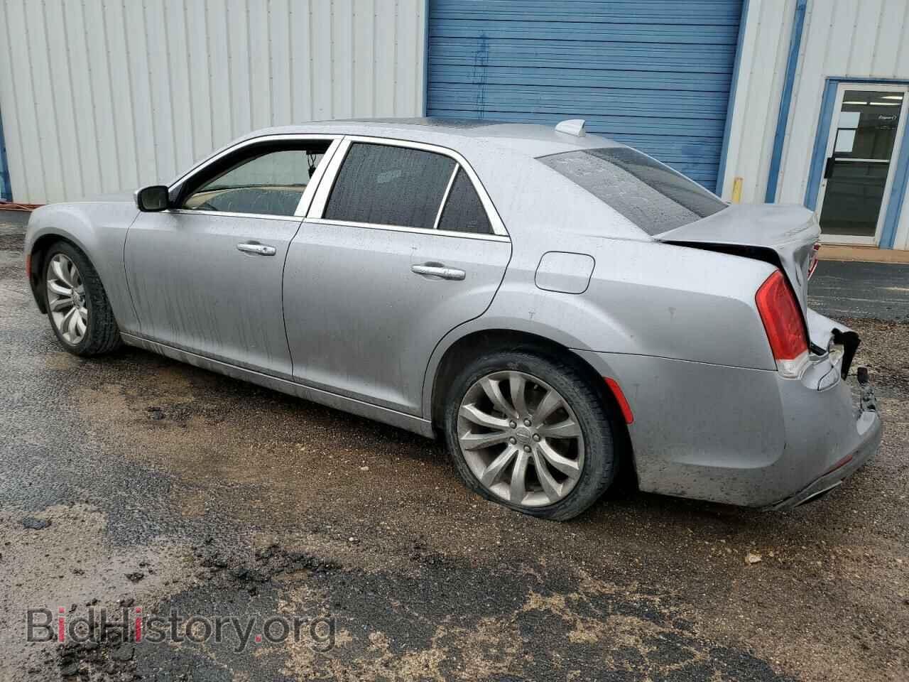 2017 CHRYSLER 300 - VIN: 2C3CCAEG3HH590870 - Фото 2