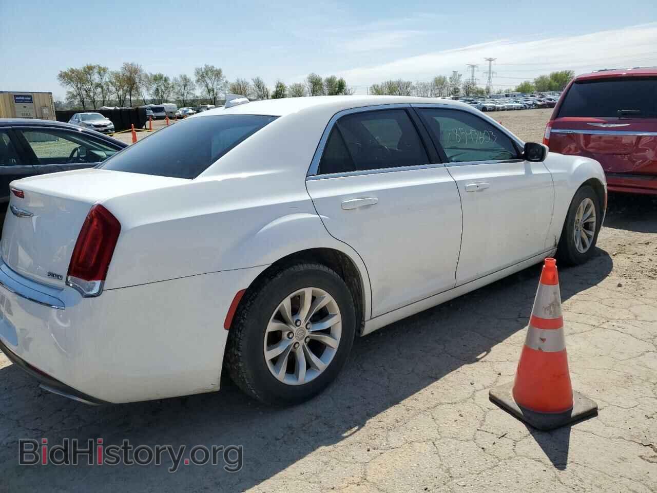 2015 CHRYSLER 300 - VIN: 2C3CCAAG7FH859357 - Фото 3